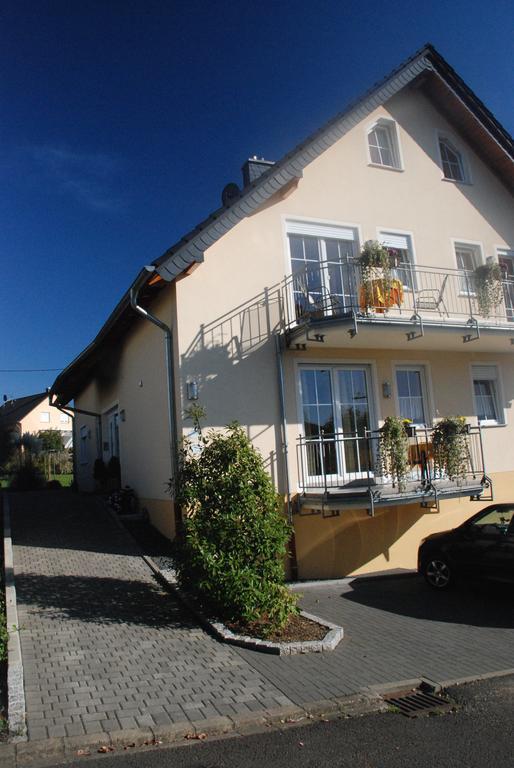 Wein- Und Gaestehaus Genetsch Лизер Екстериор снимка