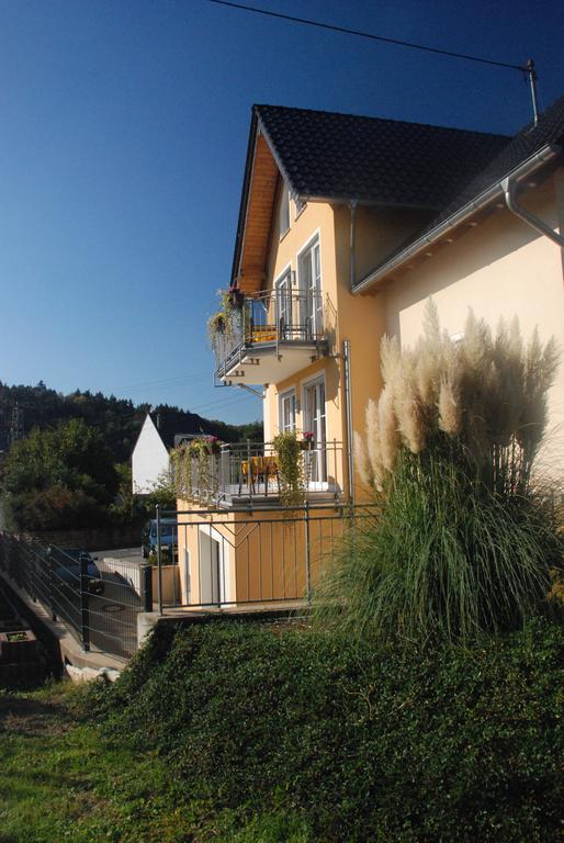 Wein- Und Gaestehaus Genetsch Лизер Екстериор снимка