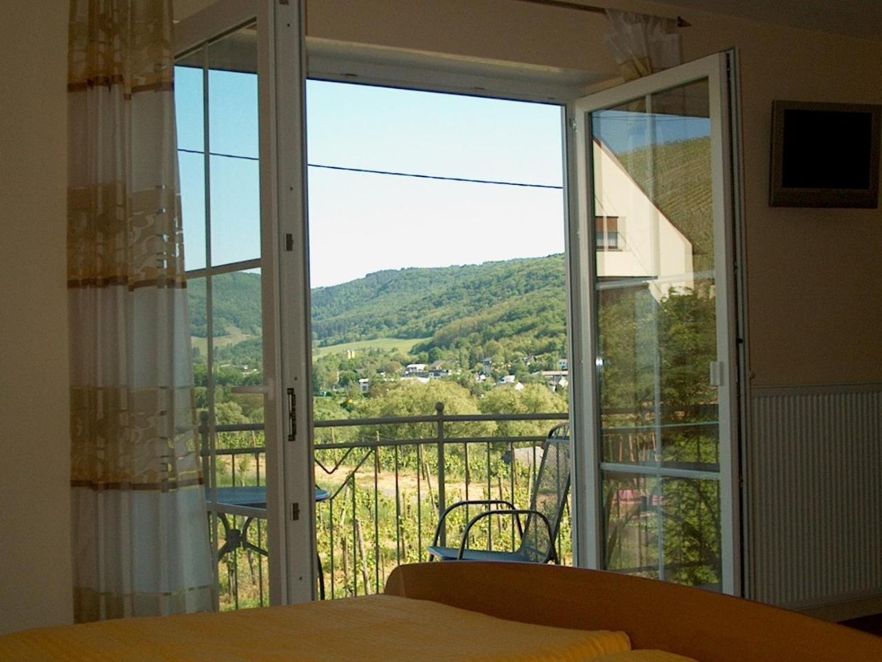 Wein- Und Gaestehaus Genetsch Лизер Екстериор снимка
